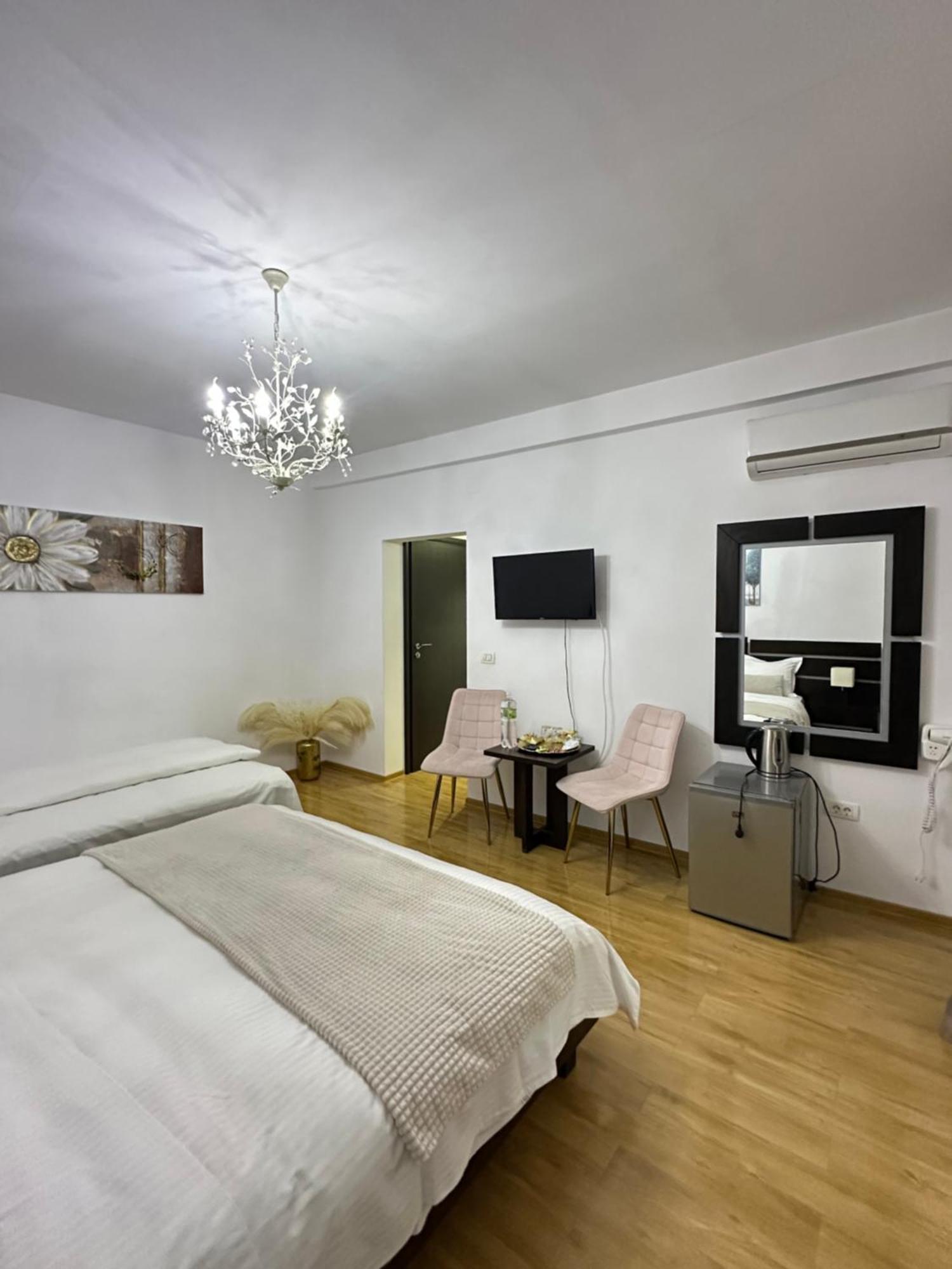 Vila Zoe Bucharestairport&Therme&Parking Otopeni Ngoại thất bức ảnh